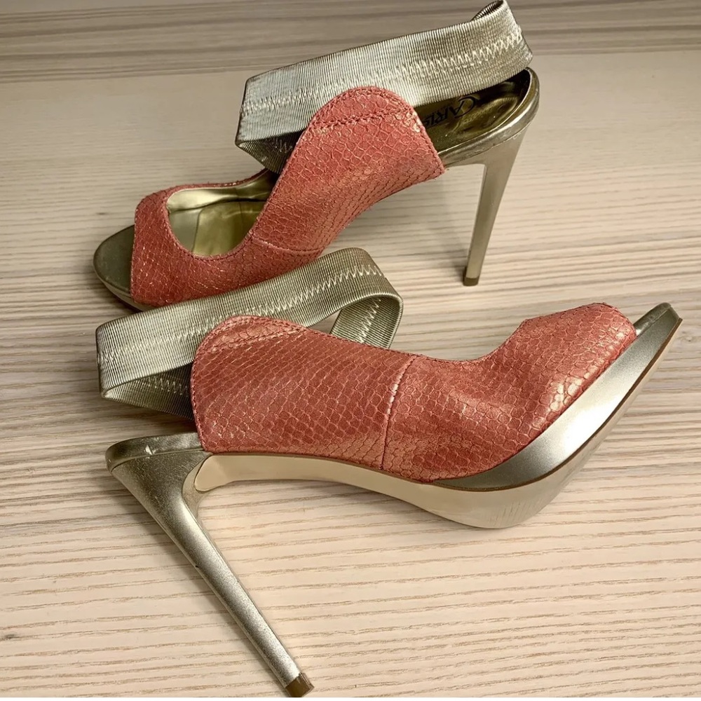CARLOS SANTANA CORAL AND GOLD HEELS